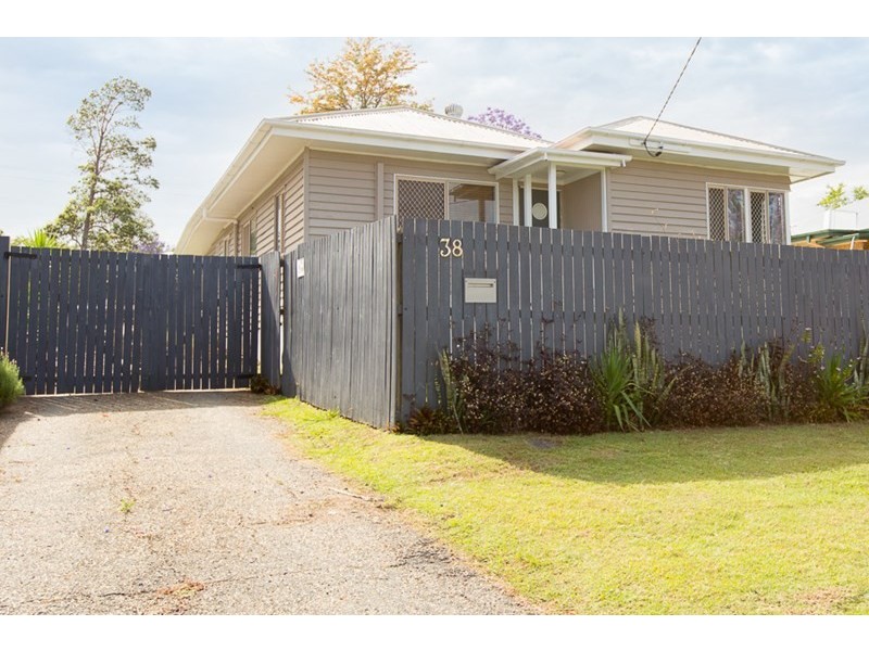 38 Milfoil Street, Manly West QLD 4179