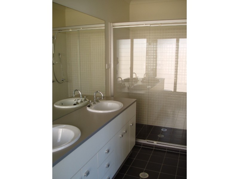 61 Mossvale Drive, Wakerley QLD 4154