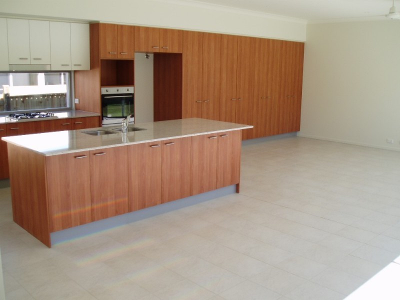 61 Mossvale Drive, Wakerley QLD 4154