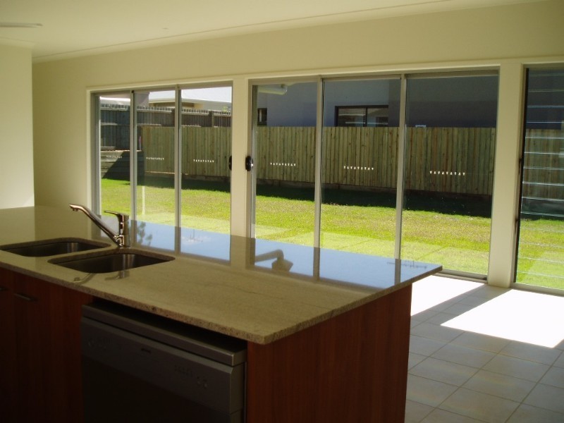 61 Mossvale Drive, Wakerley QLD 4154