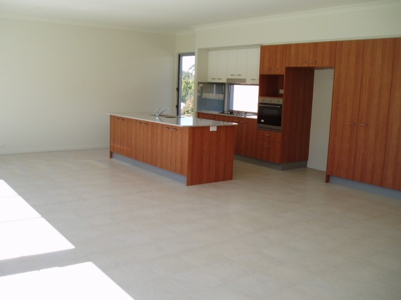 61 Mossvale Drive, Wakerley QLD 4154