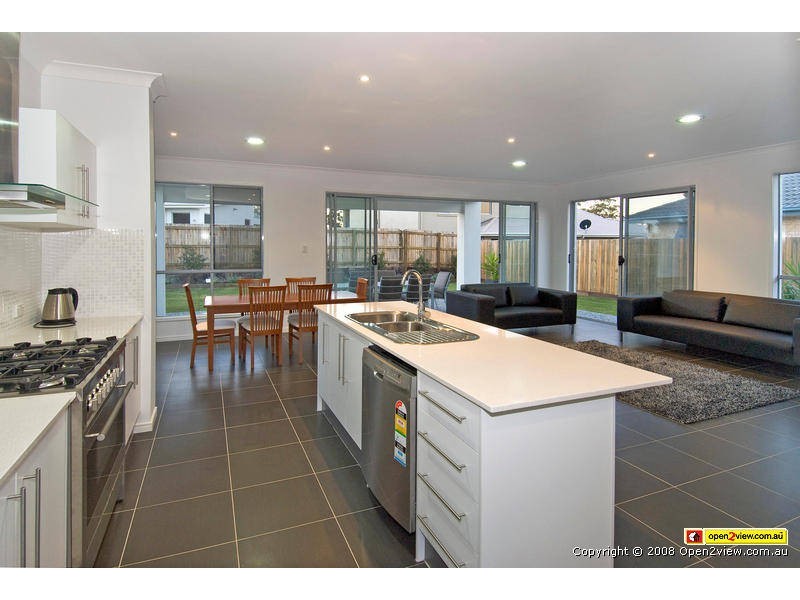 11 Sylvateere Crescent, Wakerley QLD 4154