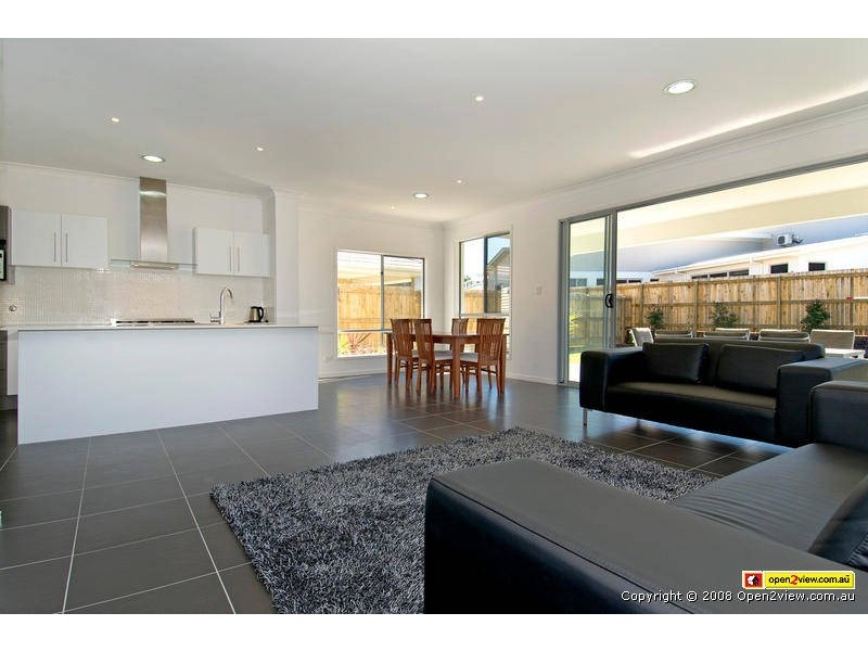 11 Sylvateere Crescent, Wakerley QLD 4154