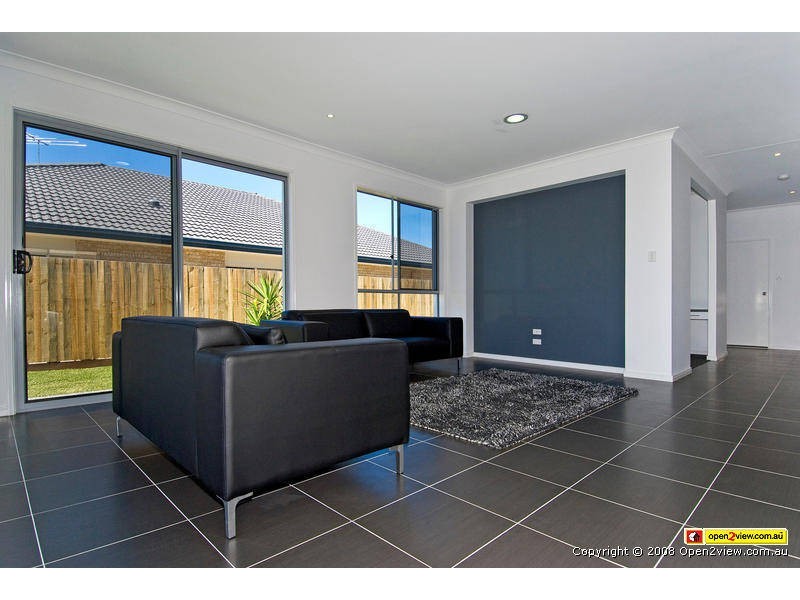 11 Sylvateere Crescent, Wakerley QLD 4154