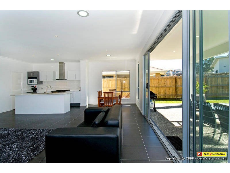 11 Sylvateere Crescent, Wakerley QLD 4154