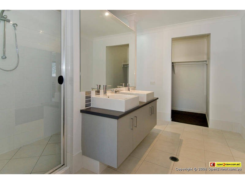 11 Sylvateere Crescent, Wakerley QLD 4154