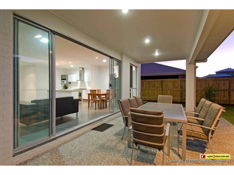 11 Sylvateere Crescent, Wakerley QLD 4154