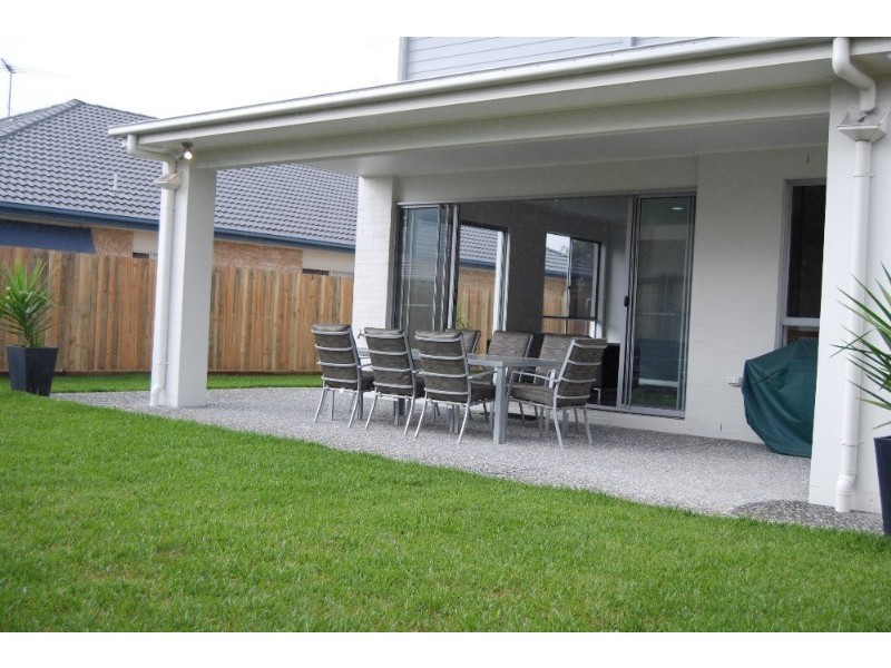 11 Sylvateere Crescent, Wakerley QLD 4154