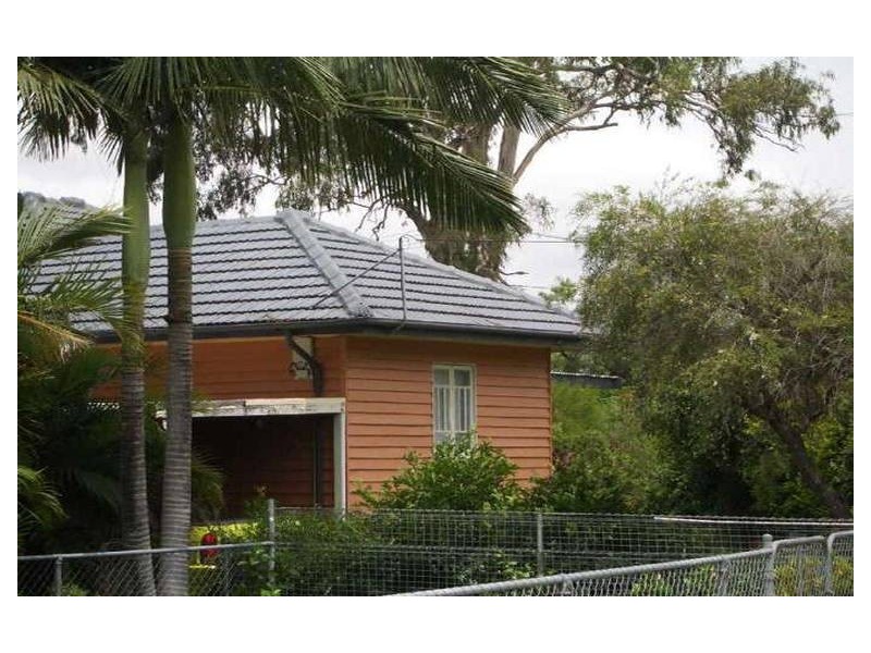 76 Macdonald Street, Lota QLD 4179