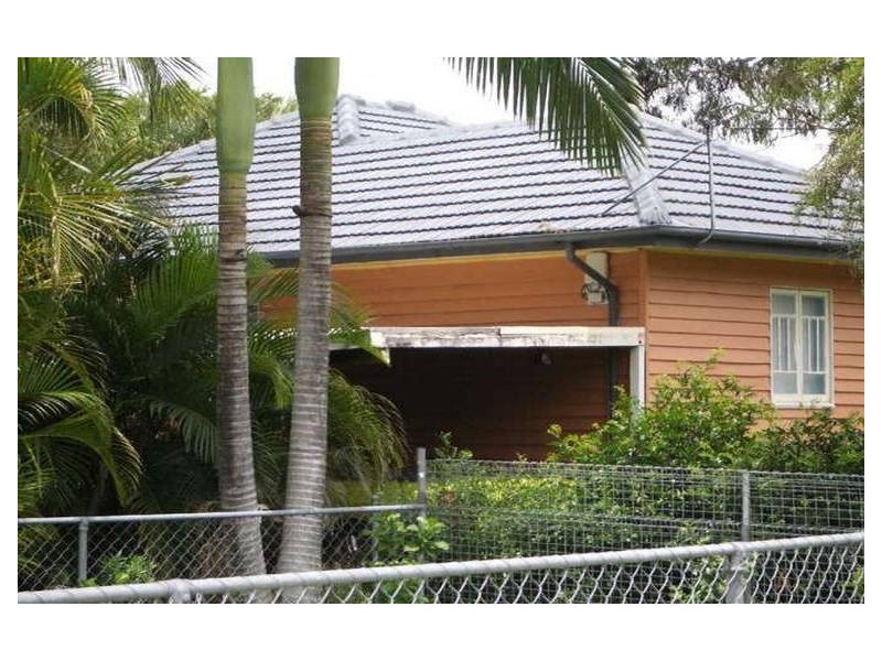 76 Macdonald Street, Lota QLD 4179