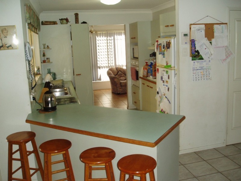 6 Miles Crescent, Manly West QLD 4179