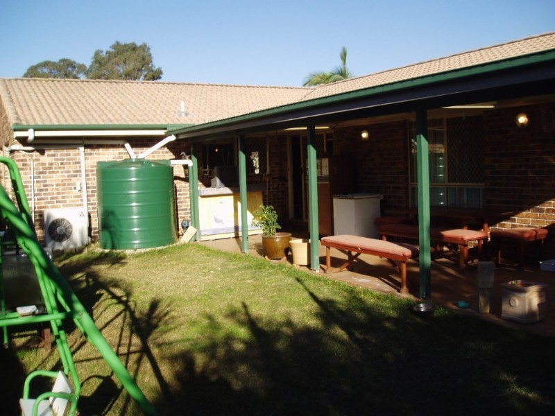 6 Miles Crescent, Manly West QLD 4179