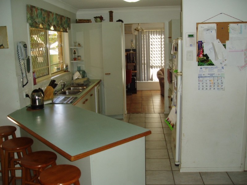 6 Miles Crescent, Manly West QLD 4179