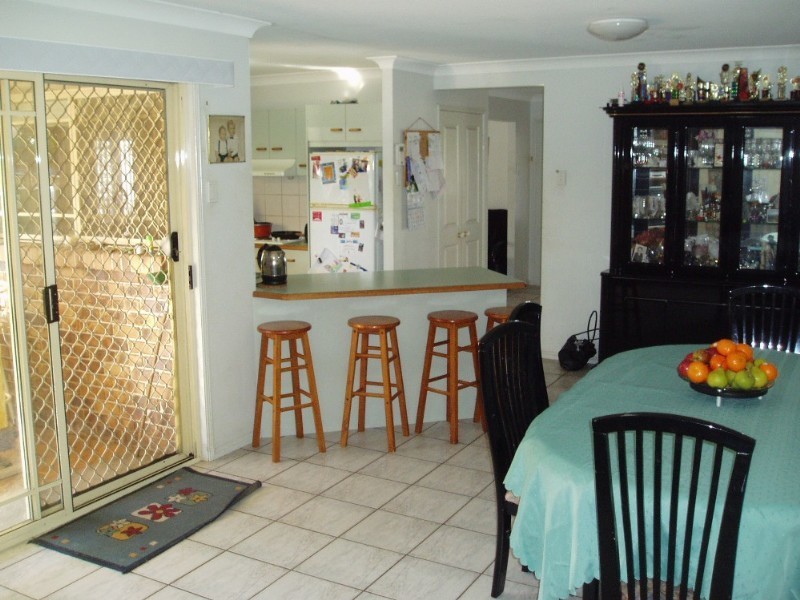 6 Miles Crescent, Manly West QLD 4179