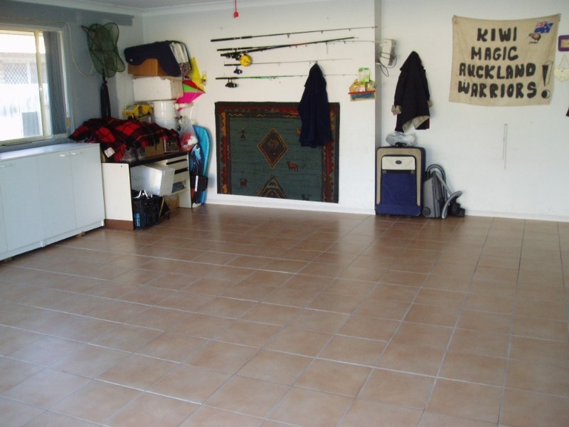 6 Miles Crescent, Manly West QLD 4179