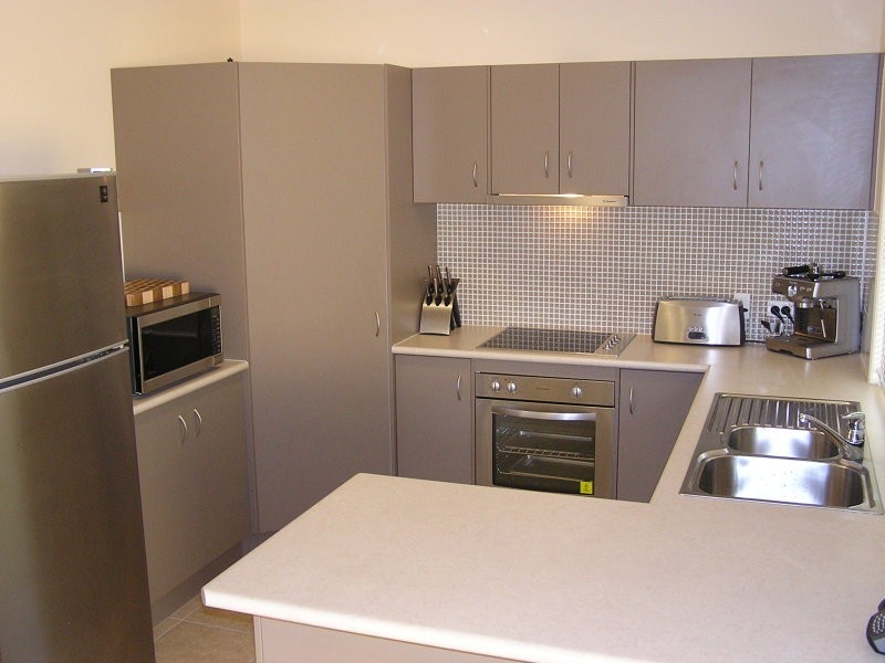 14 Montrose Parade, Wynnum West QLD 4178