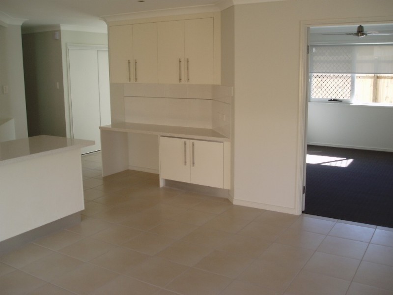 43 Rymera Crescent, Gumdale QLD 4154