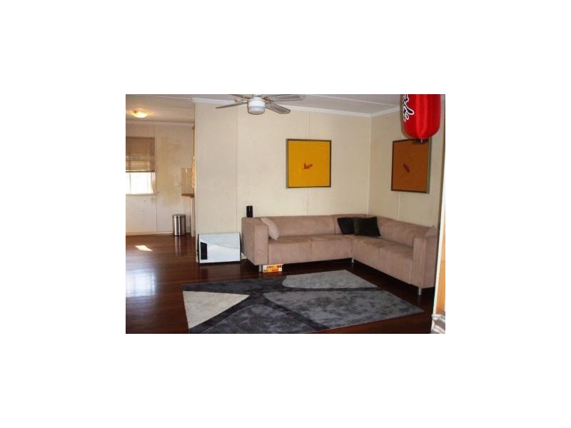 27 Greta Street, Manly West QLD 4179