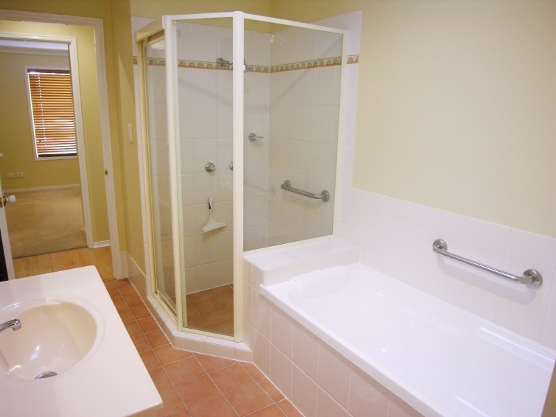 1/8 Drayton Terrace, Wynnum QLD 4178