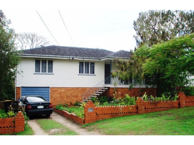 8 Ogilvie Street, Wynnum QLD 4178