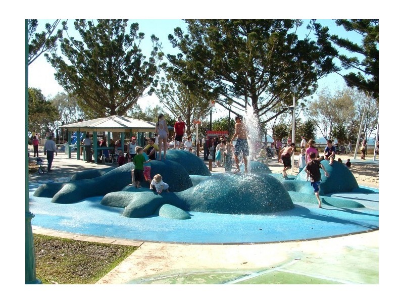 4/11 Besham Parade, Wynnum QLD 4178