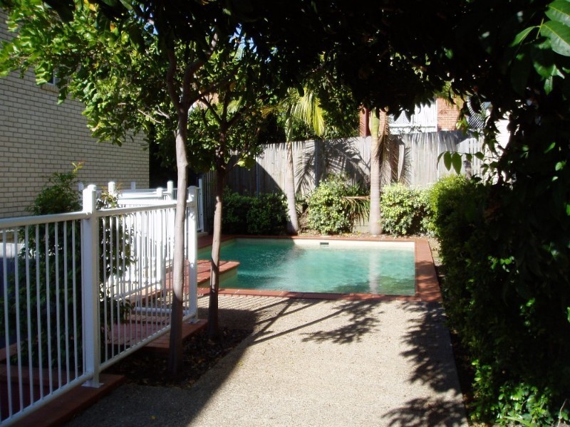 10-24 Yamboyna Street, Manly QLD 4179
