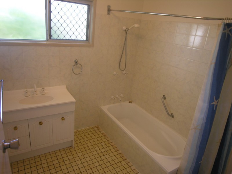 24 Coolana Street, Lota QLD 4179