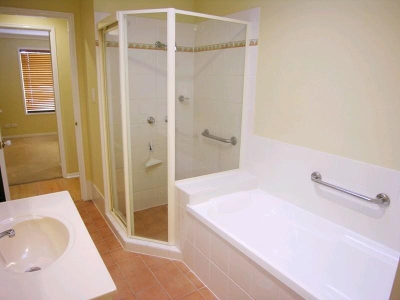 1/8 Drayton Terrace, Wynnum QLD 4178