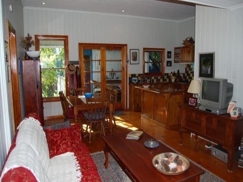 122 Kingsley Terrace, Manly QLD 4179