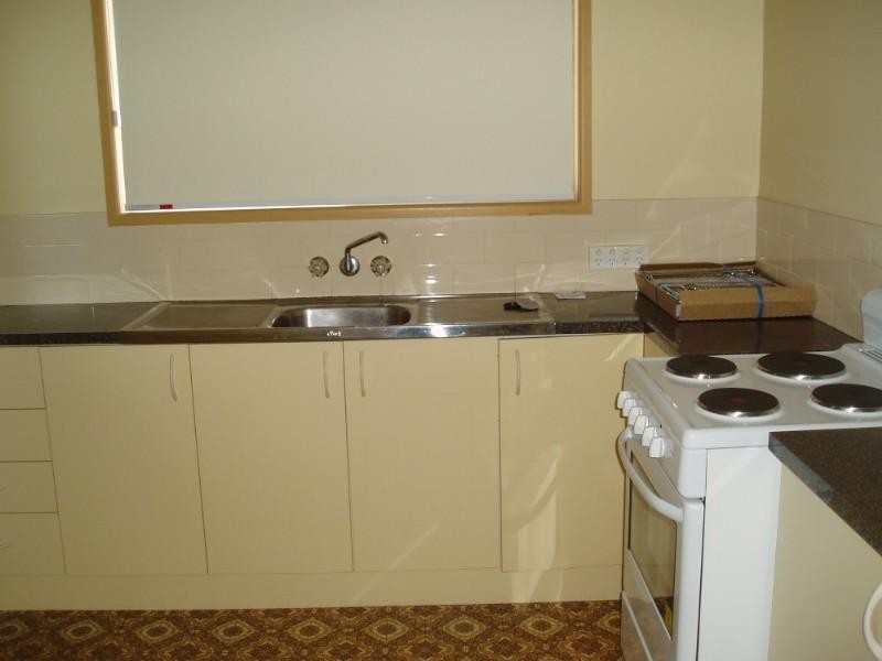 77 Glenora Street, Wynnum QLD 4178