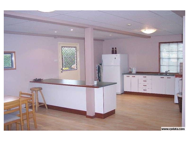 9 Thomas Street, Birkdale QLD 4159