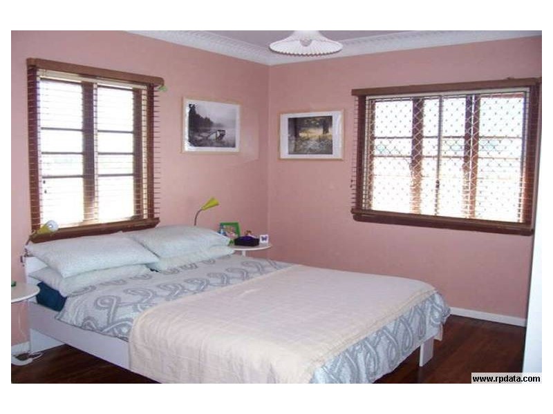 9 Thomas Street, Birkdale QLD 4159