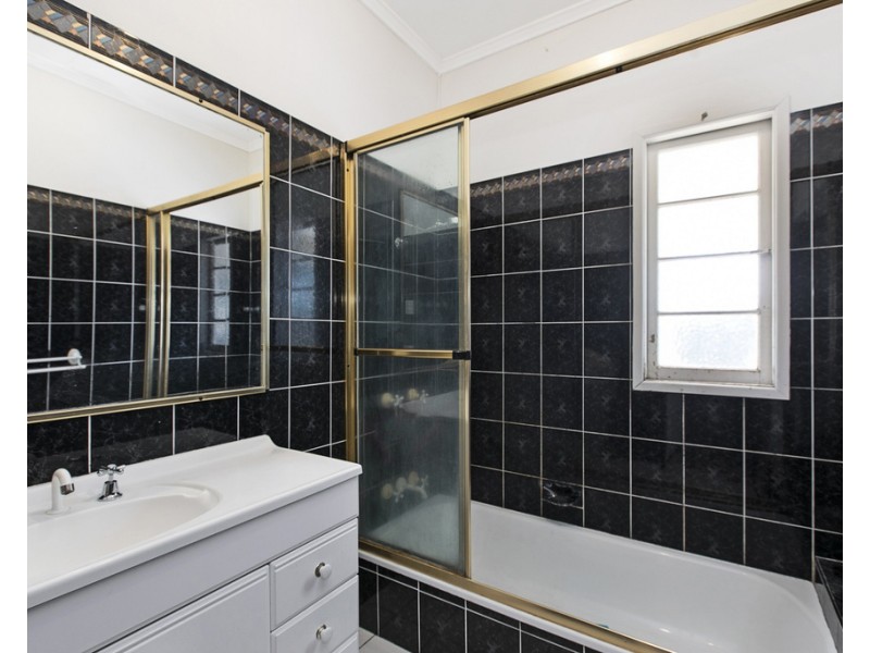 60 Rodney Street, Wynnum West QLD 4178