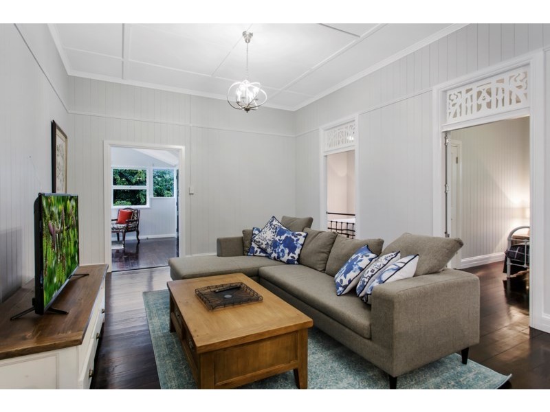 31 Carnation Street, Wynnum QLD 4178