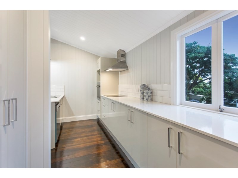 31 Carnation Street, Wynnum QLD 4178