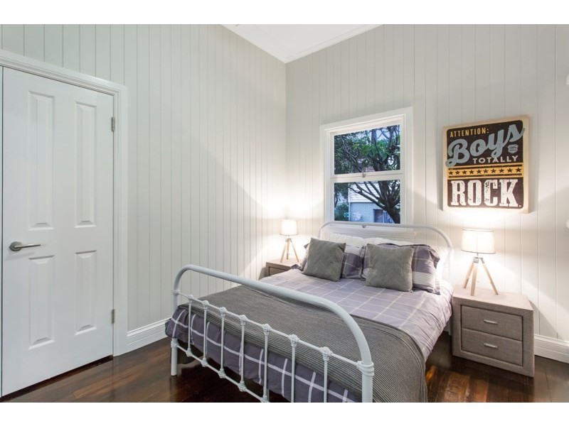 31 Carnation Street, Wynnum QLD 4178