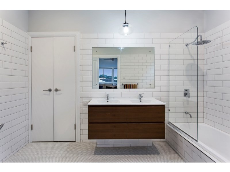 31 Carnation Street, Wynnum QLD 4178