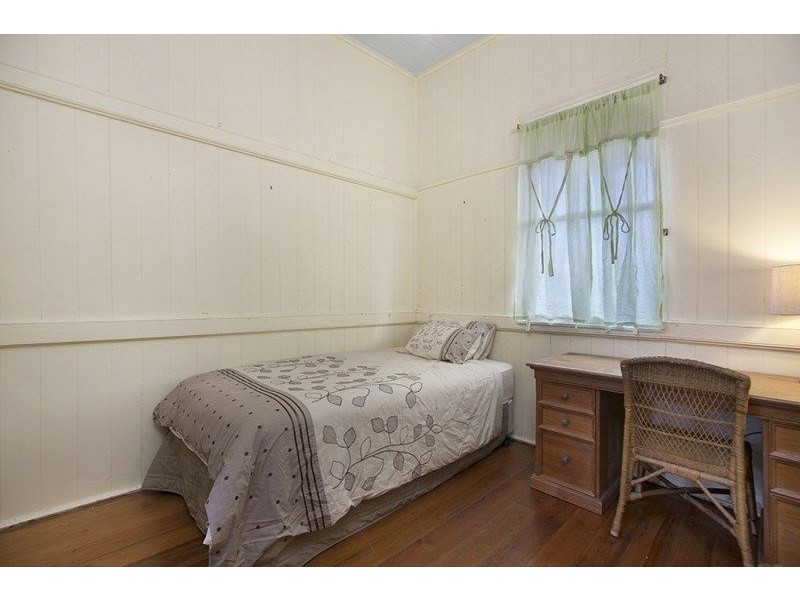 15 Caldwell Street, Manly West QLD 4179