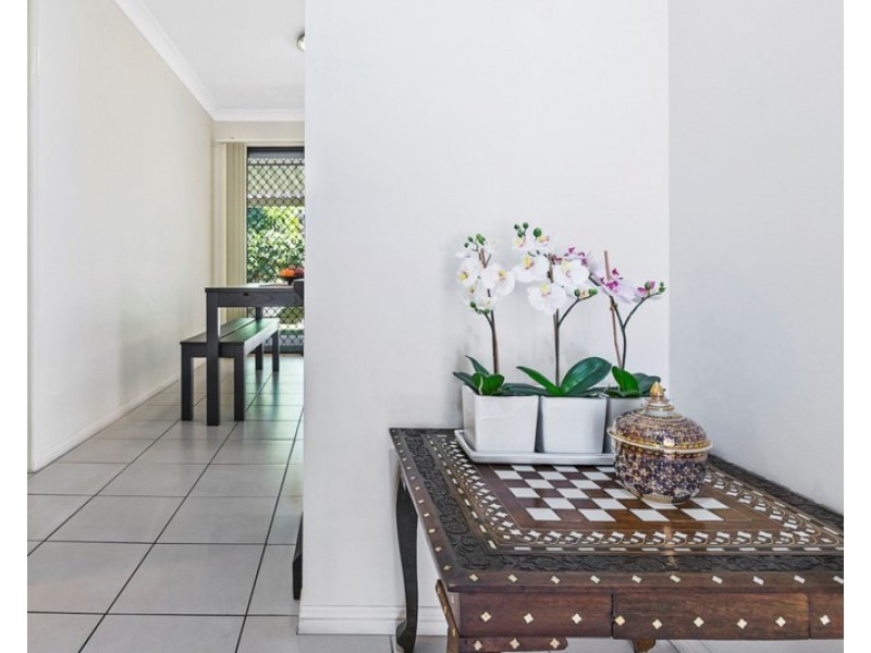 45 Roseberry Parade, Wynnum West QLD 4178