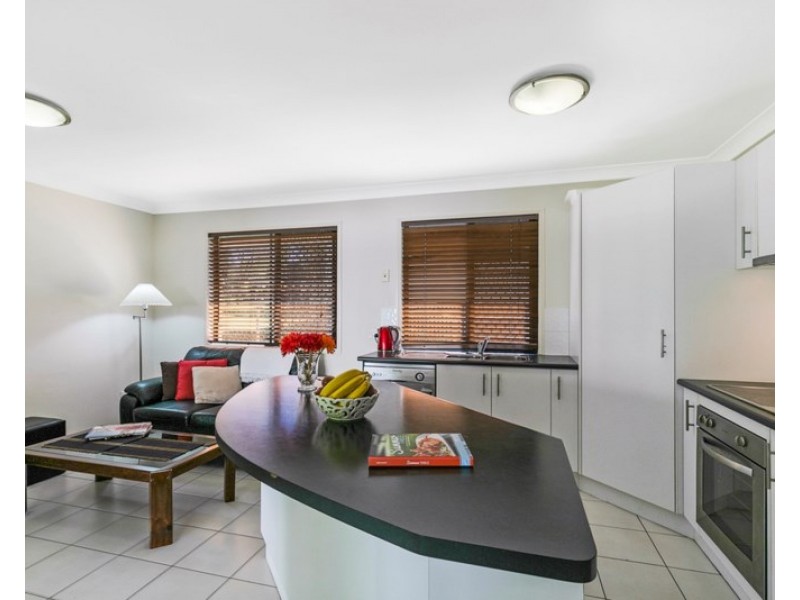 45 Roseberry Parade, Wynnum West QLD 4178