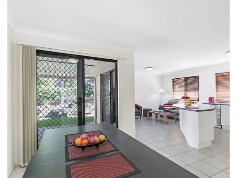 45 Roseberry Parade, Wynnum West QLD 4178