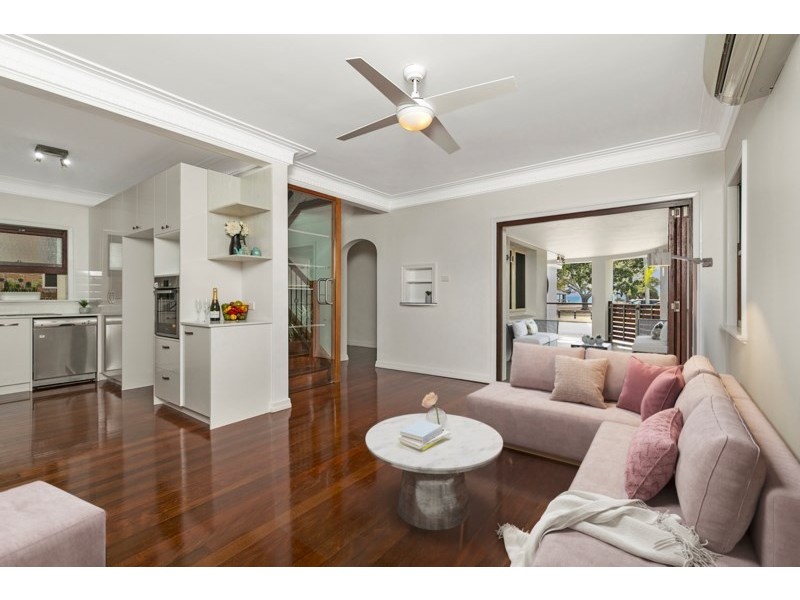 115 Wynnum Esplanade, Wynnum QLD 4178