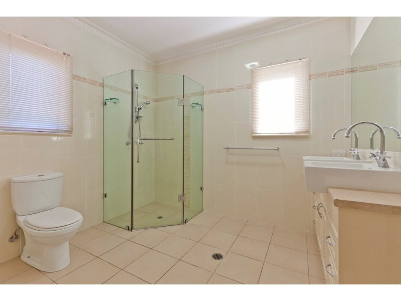 115 Wynnum Esplanade, Wynnum QLD 4178