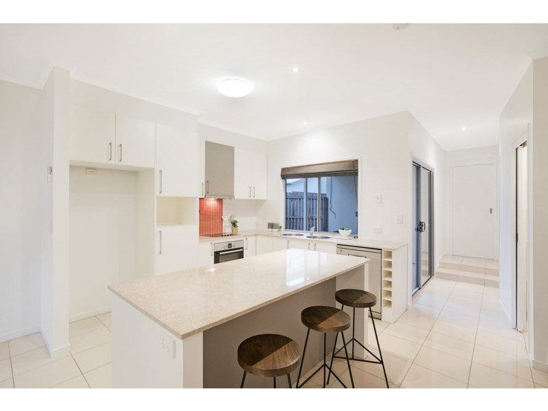 2/75 Anzac Road, Carina Heights QLD 4152