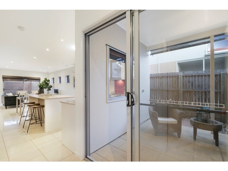 2/75 Anzac Road, Carina Heights QLD 4152