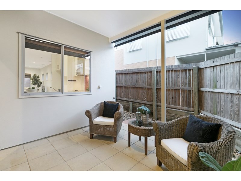 2/75 Anzac Road, Carina Heights QLD 4152