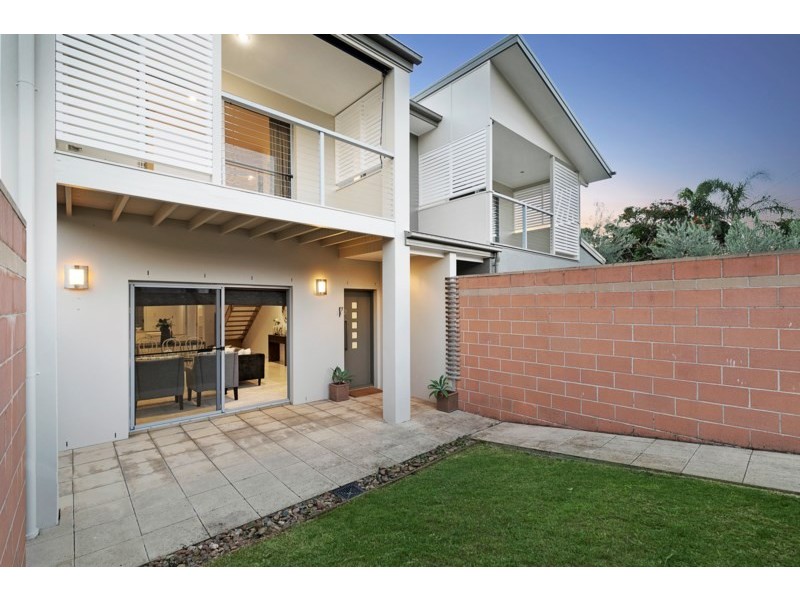2/75 Anzac Road, Carina Heights QLD 4152