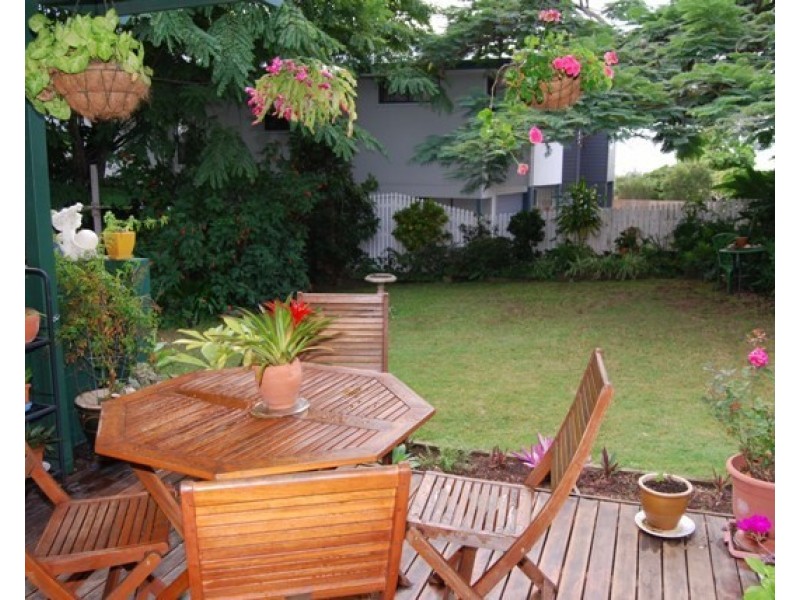 31 Grainger (cnr Sibley), Wynnum QLD 4178