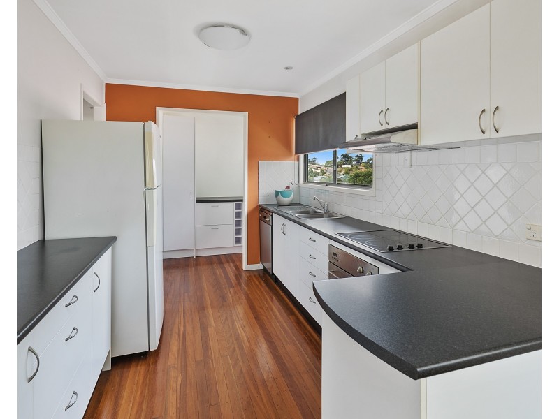 22 Leadale Street, Wynnum West QLD 4178