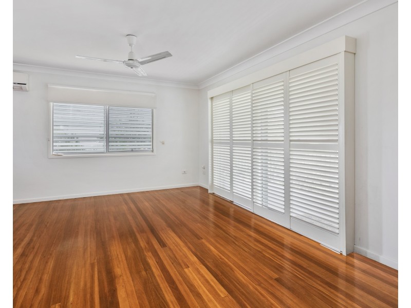 22 Leadale Street, Wynnum West QLD 4178